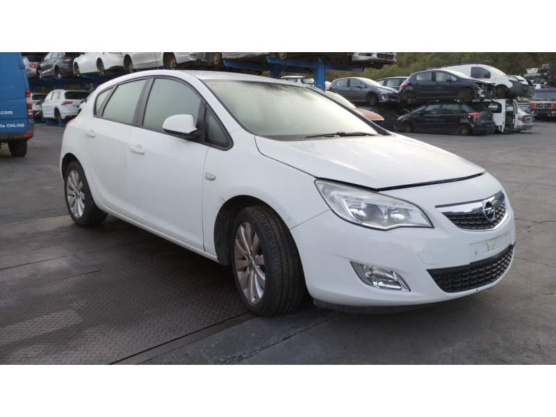 opel astra j (p10) del año 2010