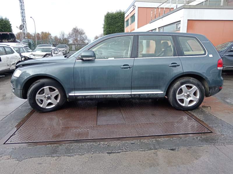 VOLKSWAGEN TOUAREG (7LA)