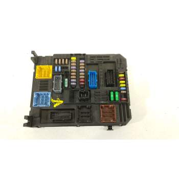 CAJA RELES / FUSIBLES 9832880380 