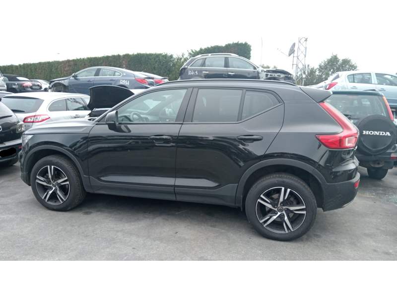 VOLVO XC40 (536)