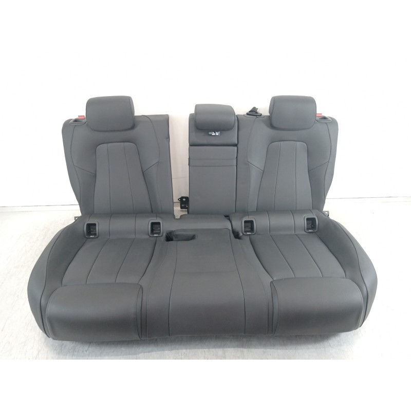 Recambio de asientos traseros para mercedes clase b (w247) 247 referencia OEM IAM A2479207400  