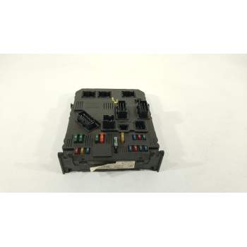 CAJA RELES / FUSIBLES 9652474480 S118085200J 
