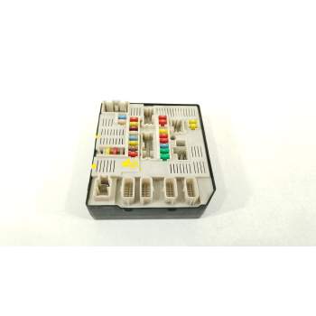 CAJA RELES / FUSIBLES 284B60009R USMBD95L2 