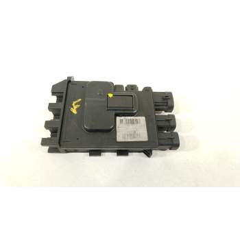 CAJA RELES / FUSIBLES 243800007R PRT07750 