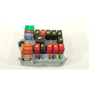 CAJA RELES / FUSIBLES 1332044080 