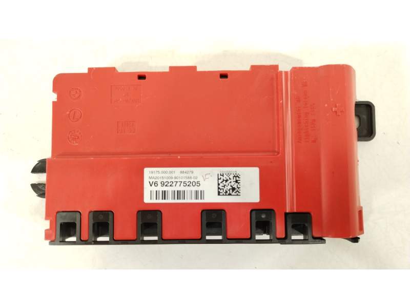 CAJA RELES / FUSIBLES 884279 922775205 