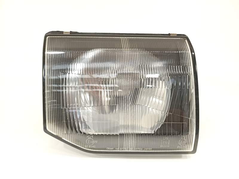 FARO DERECHO MB831068 