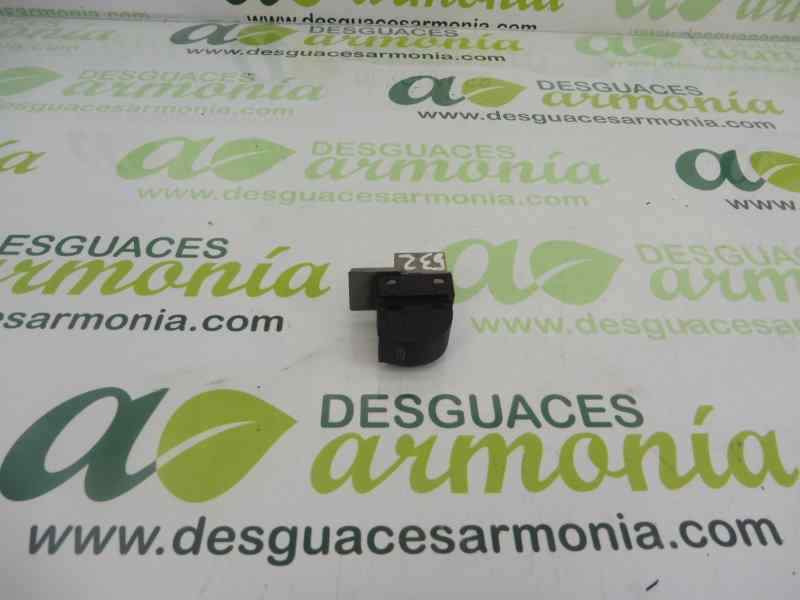 MANDO ELEVALUNAS DELANTERO DERECHO 4B0959855 