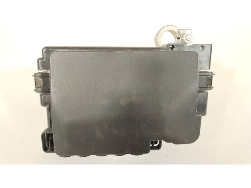 CAJA RELES / FUSIBLES 2Q0937548D 2Q0937550B 