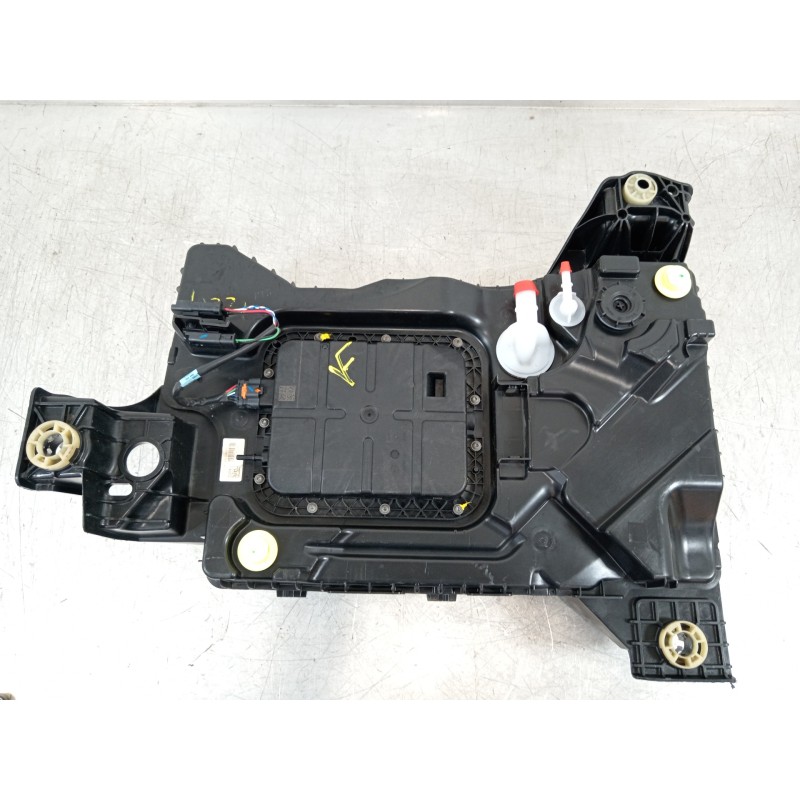 Recambio de deposito adblue para citroen c4 picasso feel referencia OEM IAM 9825645580 P1001824 P1001884