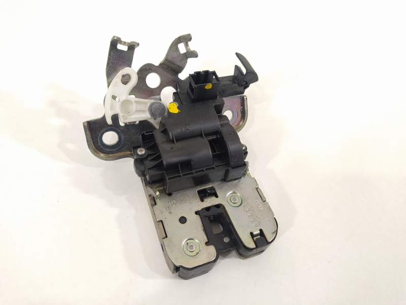CERRADURA MALETERO / PORTON 8R0827505A 