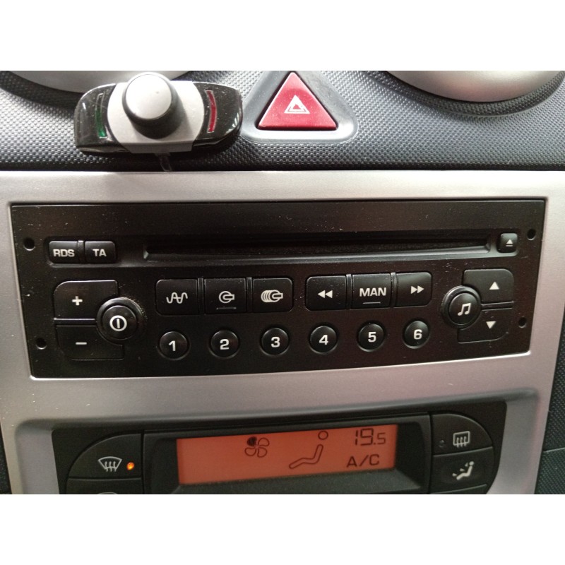 Recambio de sistema audio / radio cd para peugeot 1007 dolce referencia OEM IAM   