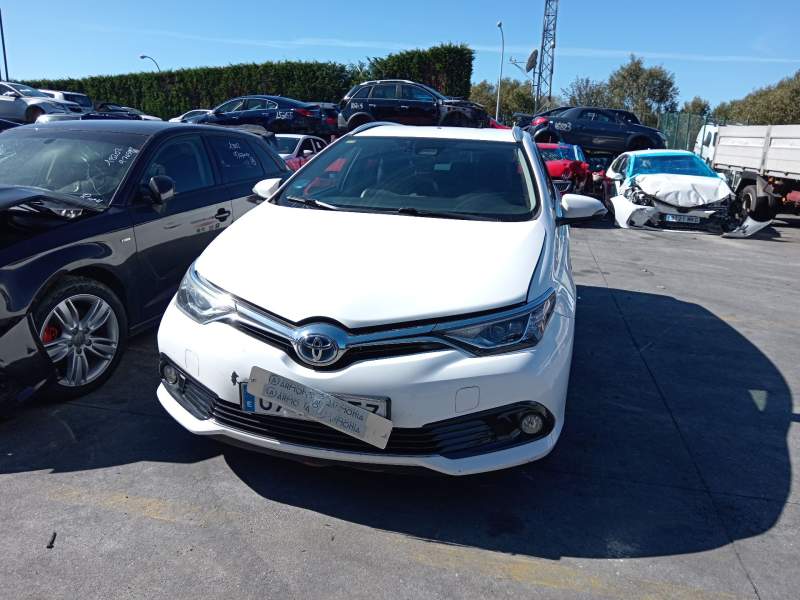 TOYOTA AURIS STATION WAGON (_E18_)
