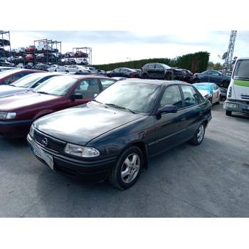 opel astra f sedán (t92) del año 2000