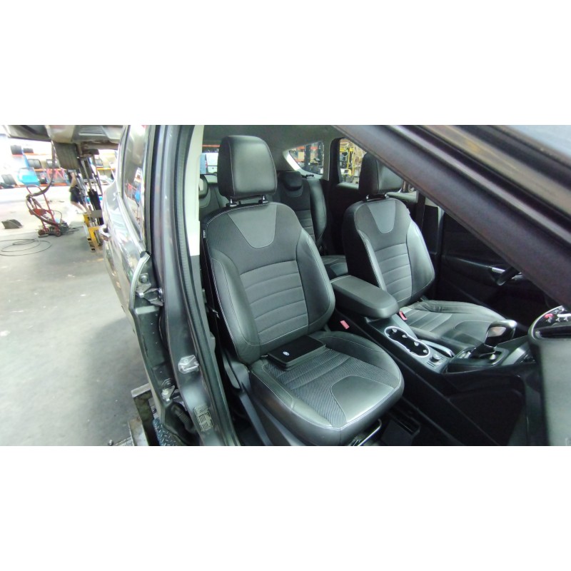 Recambio de asiento delantero derecho para ford kuga (cbs) titanium referencia OEM IAM   