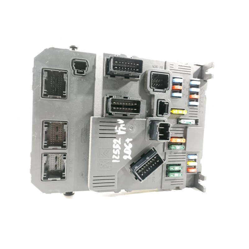 Recambio de caja reles / fusibles para peugeot 206+ básico referencia OEM IAM 965799780  