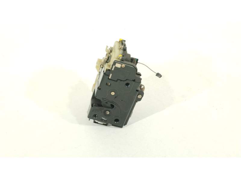 CERRADURA PUERTA DELANTERA DERECHA 3B1837016AD 