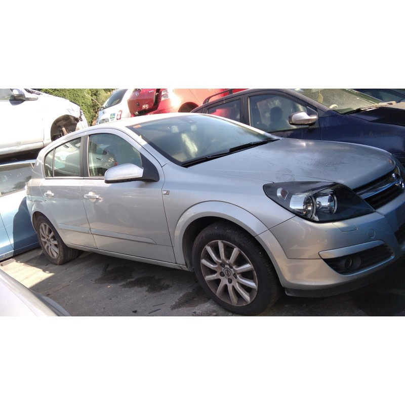 opel astra h berlina del año 2004