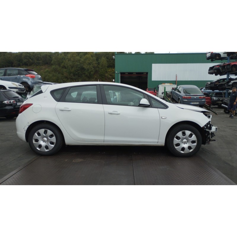 opel astra j lim. del año 2010