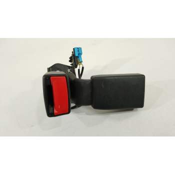 ENGANCHE CINTURON TRASERO DERECHO A1768600469 