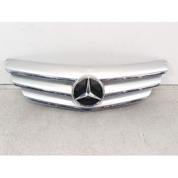 REJILLA DELANTERA A1698800883 