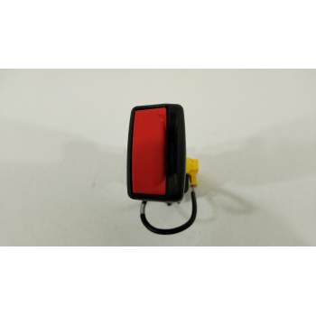 ENGANCHE CINTURON TRASERO IZQUIERDO A1768600369 