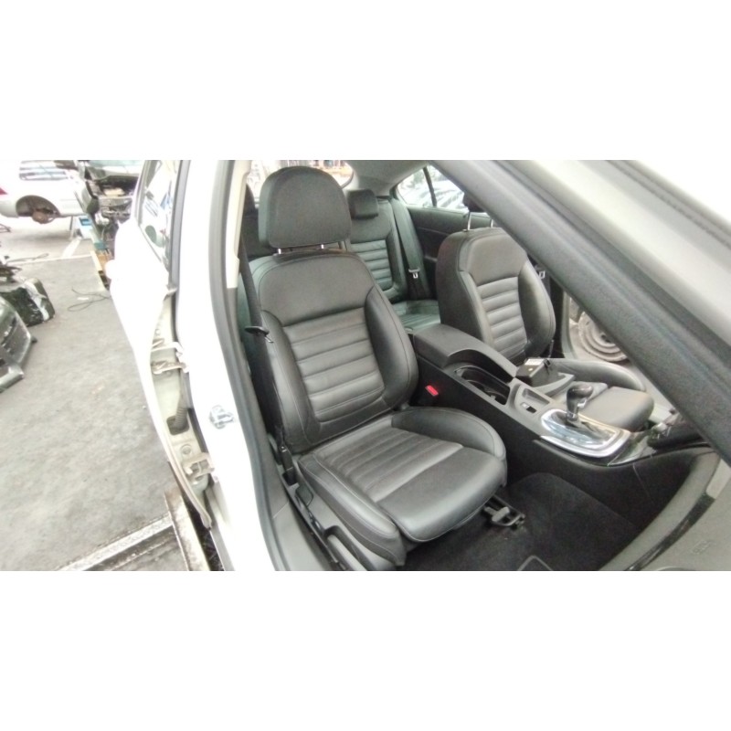 Recambio de asiento delantero derecho para opel insignia berlina cosmo referencia OEM IAM   