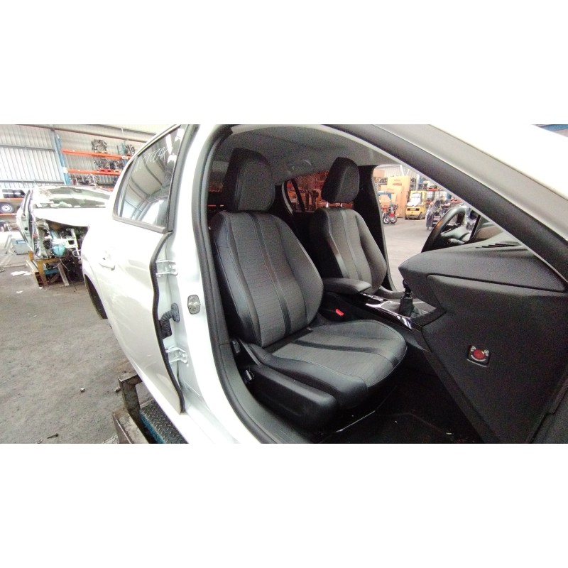 Recambio de asiento delantero derecho para peugeot 208 2020 referencia OEM IAM   