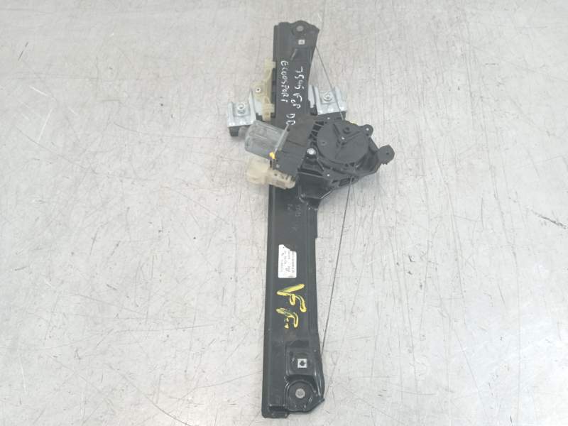 ELEVALUNAS DELANTERO DERECHO GN15A23200 
