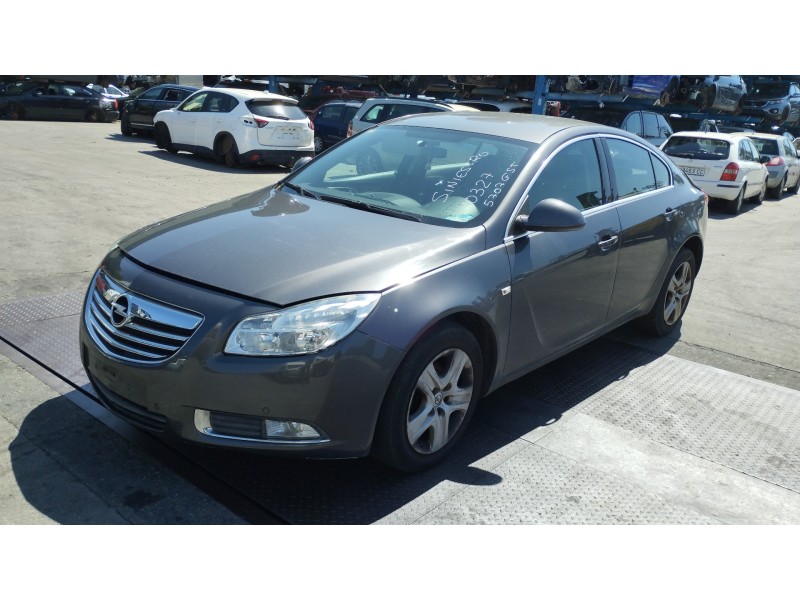 opel insignia berlina del año 2010