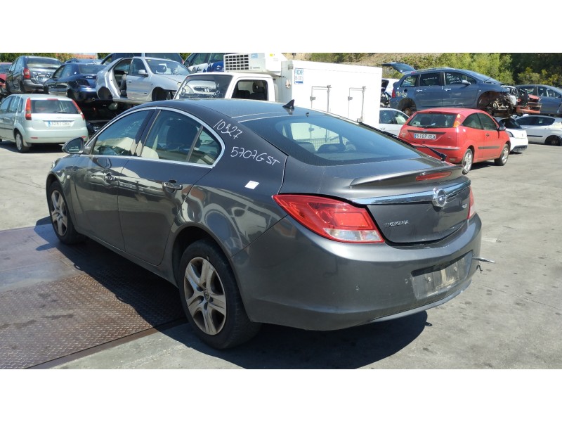 opel insignia berlina del año 2010