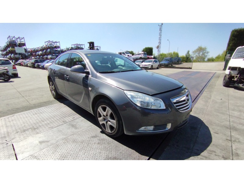 opel insignia berlina del año 2010