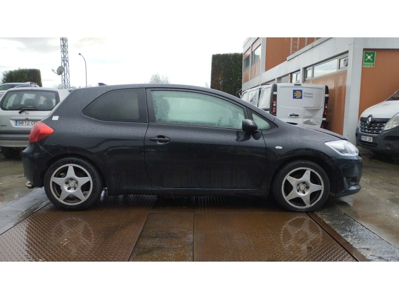 toyota auris del año 2008