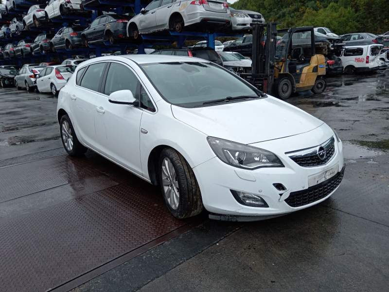 opel astra j (p10) del año 2011