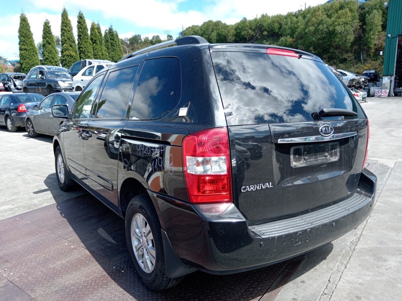 kia carnival del año 2011