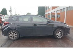 toyota auris del año 2017