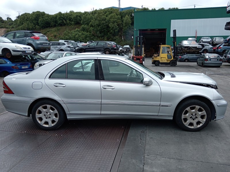 mercedes clase c (w203) berlina del año 2006