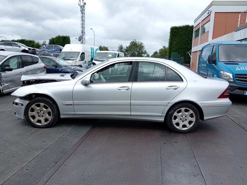 mercedes clase c (w203) berlina del año 2006