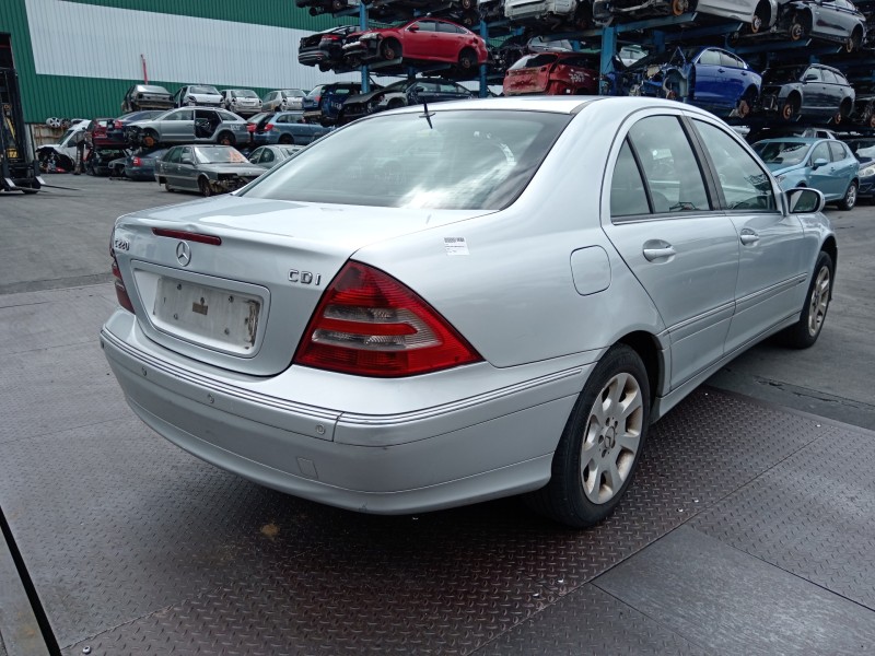 mercedes clase c (w203) berlina del año 2006