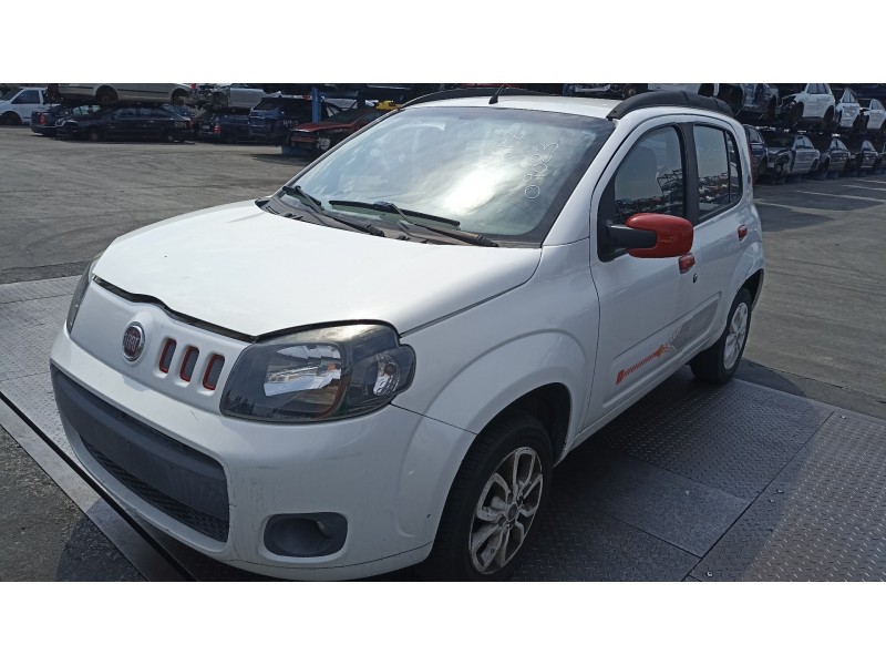 fiat uno del año 2015