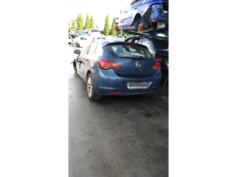 opel astra j lim. del año 2009