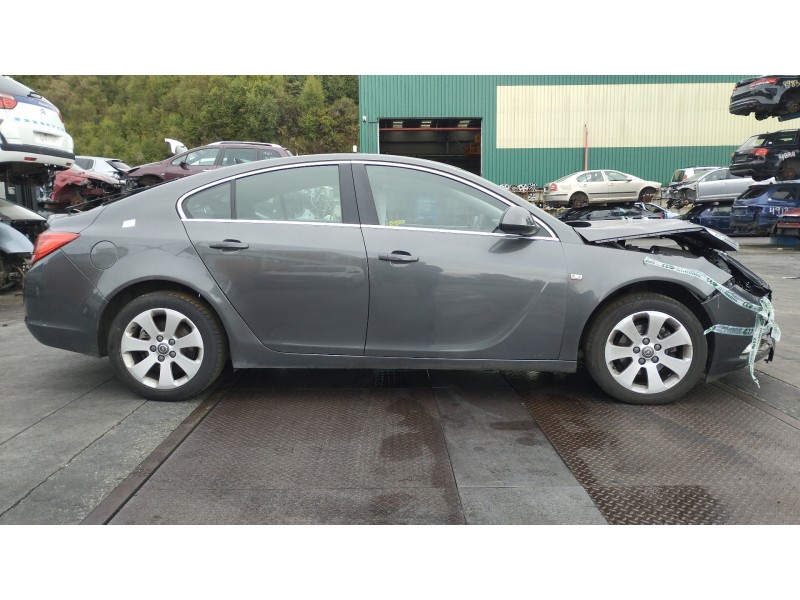 opel insignia berlina del año 2010