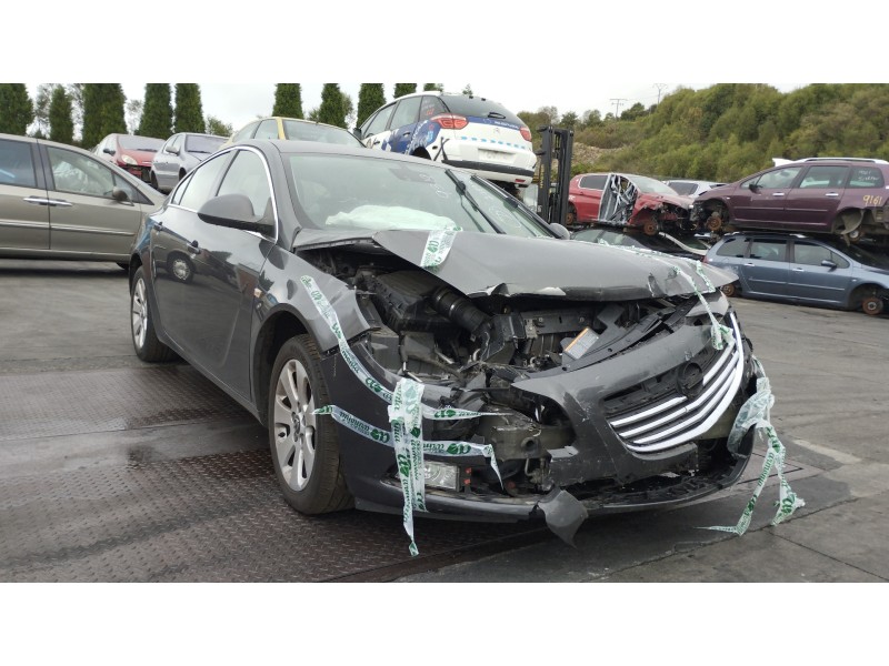 opel insignia berlina del año 2010