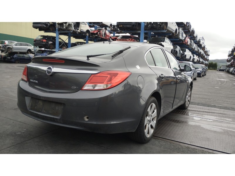 opel insignia berlina del año 2010