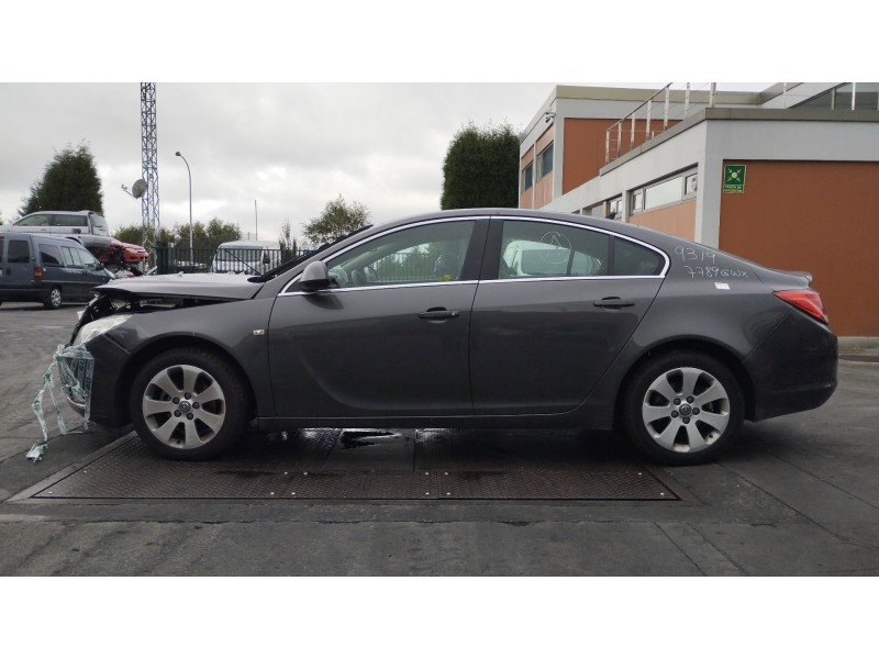 opel insignia berlina del año 2010