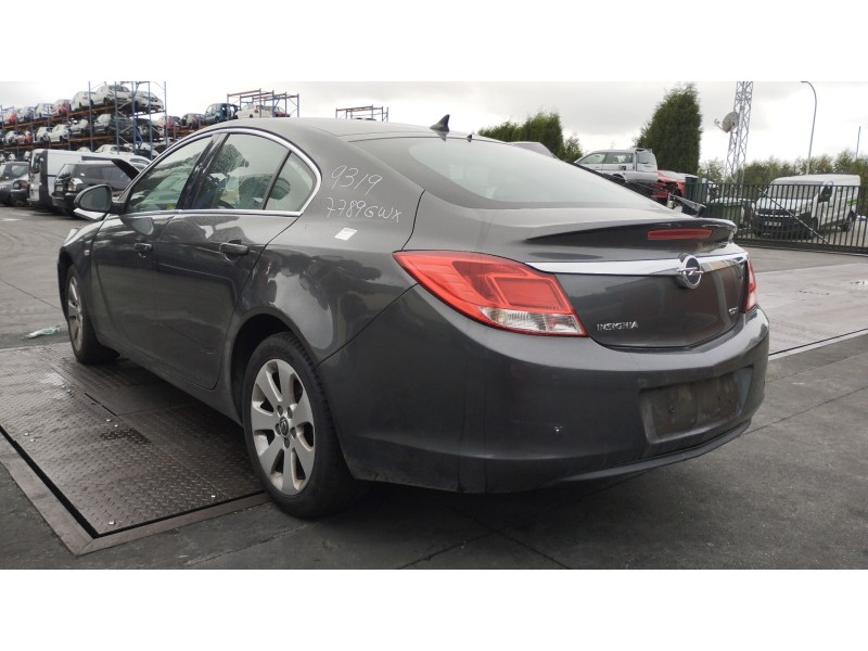 opel insignia berlina del año 2010