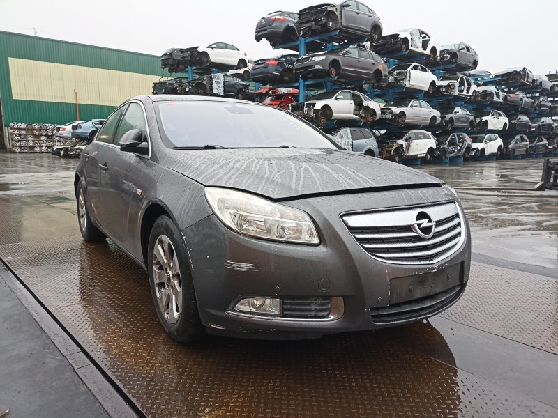 opel insignia berlina del año 2011