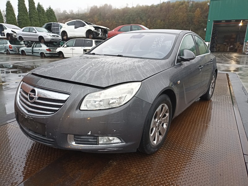opel insignia berlina del año 2011