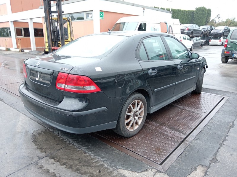 saab 9-3 berlina del año 2004