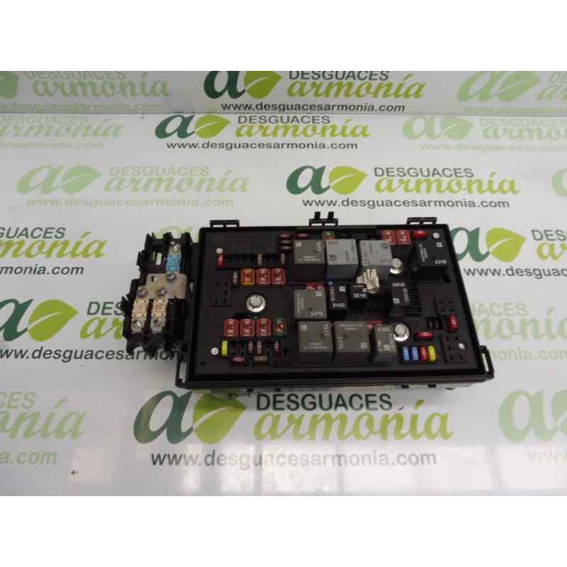 Recambio de caja reles / fusibles para opel astra j lim. enjoy referencia OEM IAM 13318782  